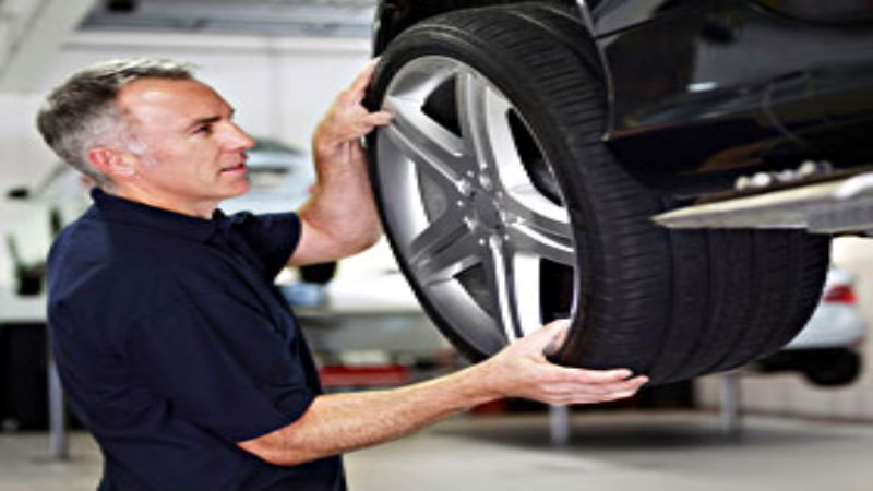 What to Know Before Fixing a Punctured Tire