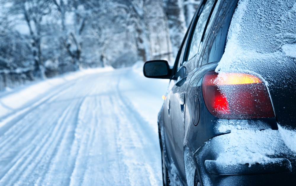 4 Tips from a Ford Dealer near Louisville, KY, on Wintertime Driving