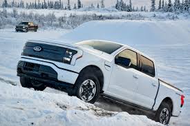 Ford Dealer Near Louisville, KY Shares Winter Weather Driving Tips